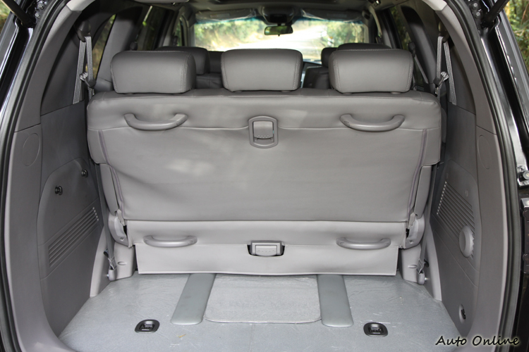 優異的空間表現,即便三排座椅在正常使用狀態下仍保有相當不錯的置物空間。