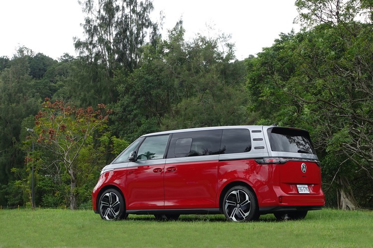 這樣一款能夠同時滿足「用車」和「開車」需求的產品,對於追求一車多用的現代人來說,根本就是完美的解決方案。