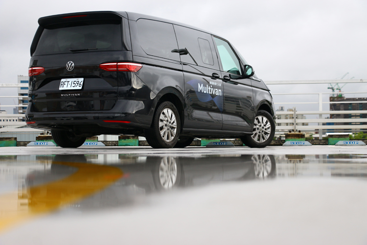 福斯商旅Multivan TDI 8人座正是如此，它像是一個不斷延伸的生活平台，能隨著車主的需求改變功能。