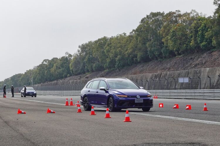 旅行版與掀背車型在帳面性能上的差異,在體感的感受不大。