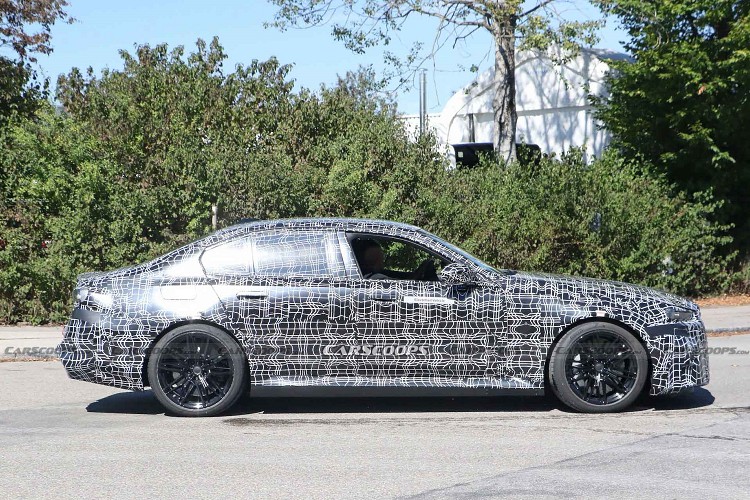 BMW M5 未來將改用 PHEV 混合動力，雙腎形罩似乎也跑不了