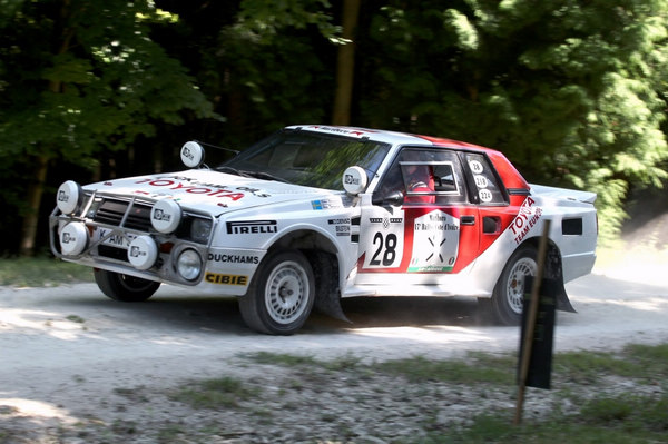 TOYOTA CELICA TWIN-CAM TURBO TA64 GROUP B RALLY CAR(2.0升370匹)