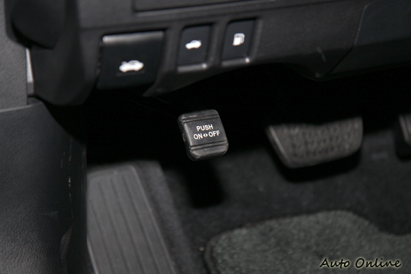 沒有配備電子煞車系統是這部車美中不足的地方。