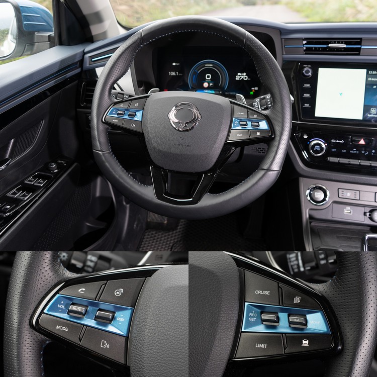 多功能方向盤上也加入藍色元素