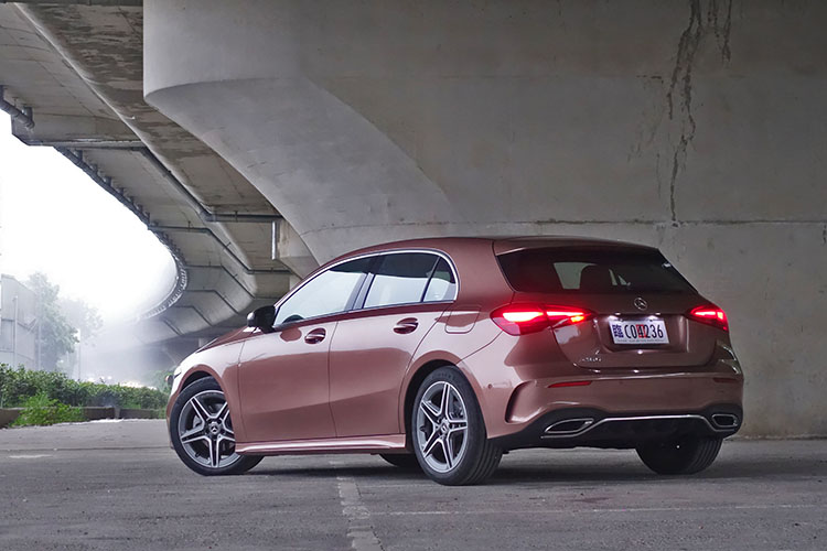 即使是入門車系,仍保有賓士一貫受人推崇的精緻度,本次改款更將駕乘品質提升至與高階車系同級的高水準,雖然有不少升級都是可有可無,還是值得掌聲鼓勵。