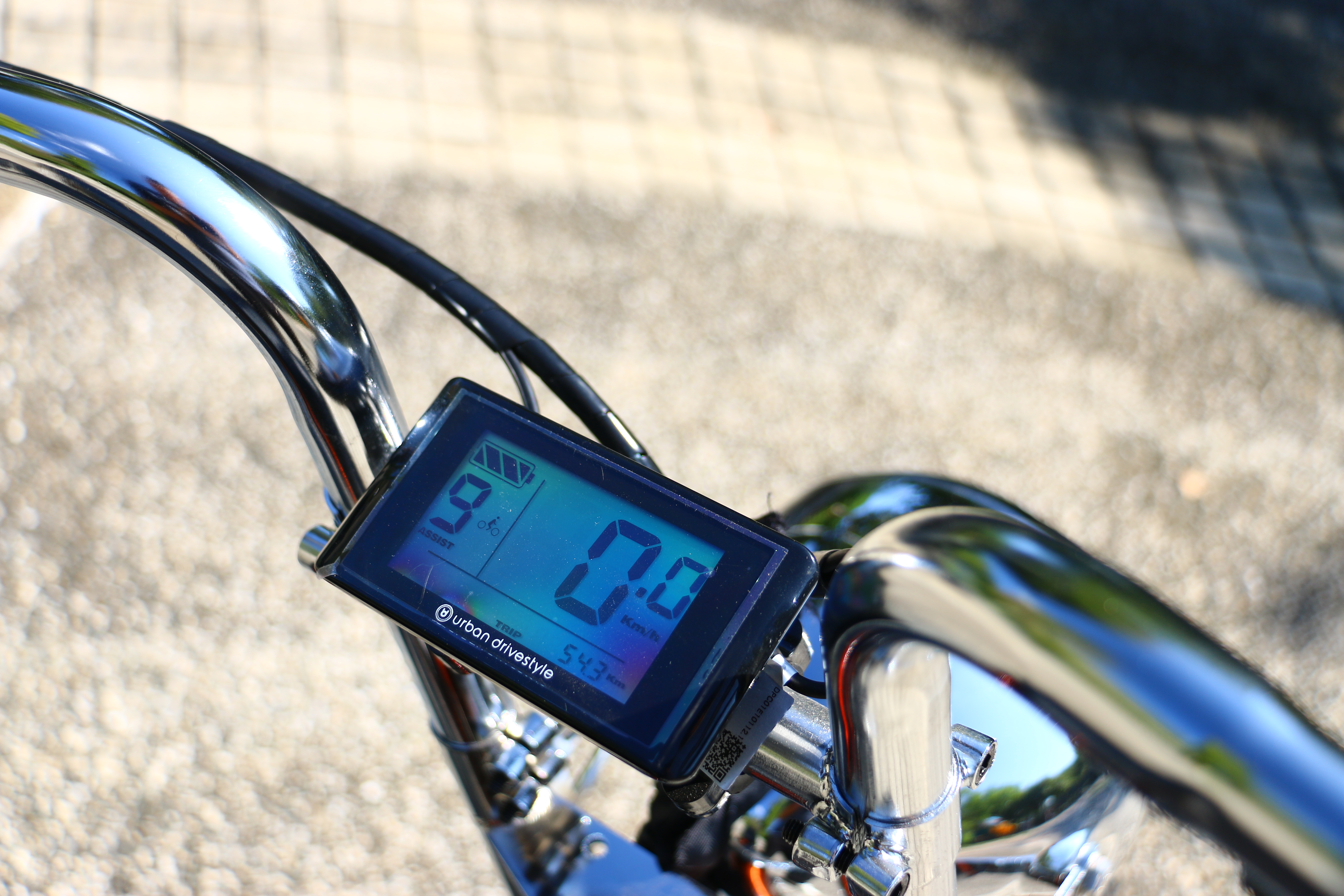 液晶顯示時速表，有里程還有電輔的段數。