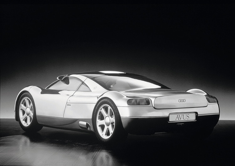 Audi在1991年發表的Avus Quattro概念車，傳承該品牌自豪的運動基因，這樣的理念啟發了保時捷決心投入打造擁有自己品牌精神的跑車。