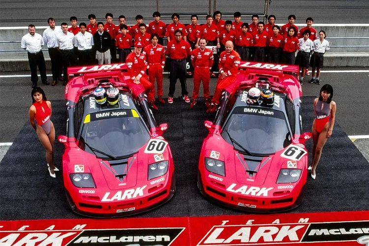 #60車手:Ralf Schumacher、服部直樹,#61車手:John Nielsen、David Brabham,聯手為McLaren在1996 JGTC賽季締造前所未見的傳奇。(警語提醒:吸菸有害健康)