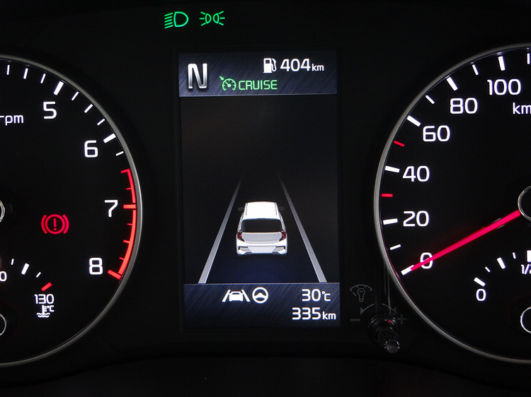 標配納入全速域車道維持輔助功能,只差沒有ACC就真能稱上是大滿配了。