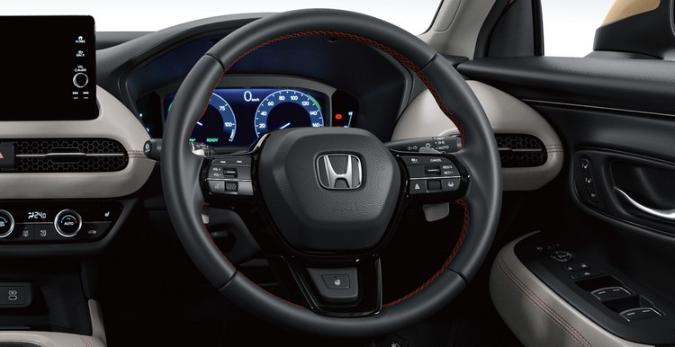 真皮包覆方向盤（光滑皮革，橘色縫線）