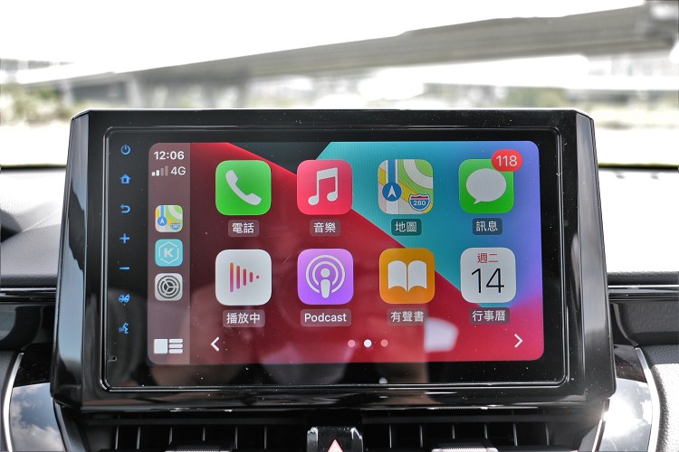 全車系標配9吋觸控螢幕，並且支援PVM環景(高階車型才有)、導航、Apple CarPlay等功能。