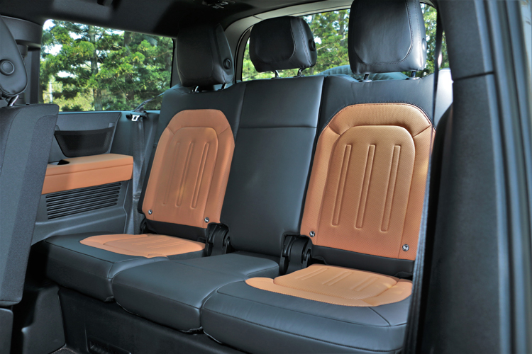 乘坐舒適性頭部空間寬敞,膝部則取決第二排座椅,想要兩者都取得平衡點一點也不難。