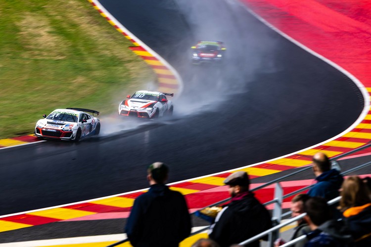 R8 LMS GT4等客戶賽車在全球已奪下無數勝利場次，是最具代表性的Audi Sport賽車。