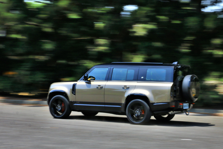 結合八前速 ZF 手自排變速箱,靜止加速到百公裡只要6.6秒。