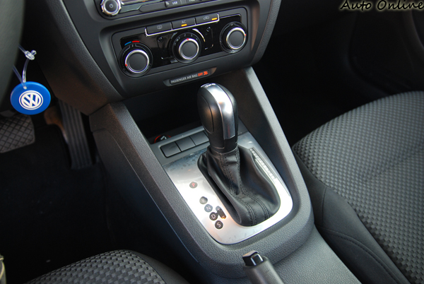 新Jetta配置七速DSG雙離合器自手排變速系統。