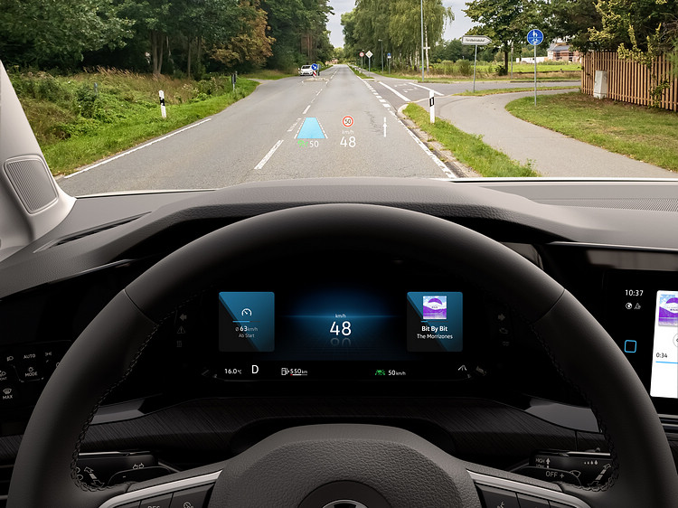 280 eTSI Style以上車型標配Harman Kardon環繞音響系統和 HUD投影式抬頭顯示器。
