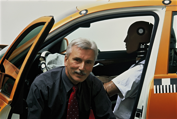 M-BENZ安全技術研發工程師Karl-Heinz Baumann,車廠暱稱他為「PRE-SAFE系統之父」。