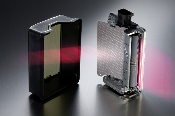 DISTRONIC PLUS所使用的雷達測距感應器。