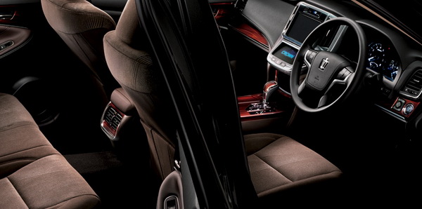 Royal系列指定內裝色