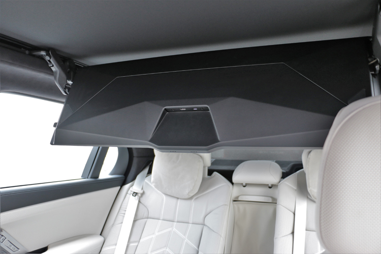 駕駛者後方視野完全被擋住,這樣的設計有點匪夷所思。