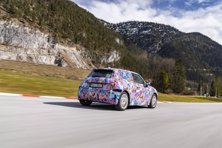 新世代 MINI Cooper SE 將推出，性能大提升至215 匹馬力、行駛里程達 300 公里以上
