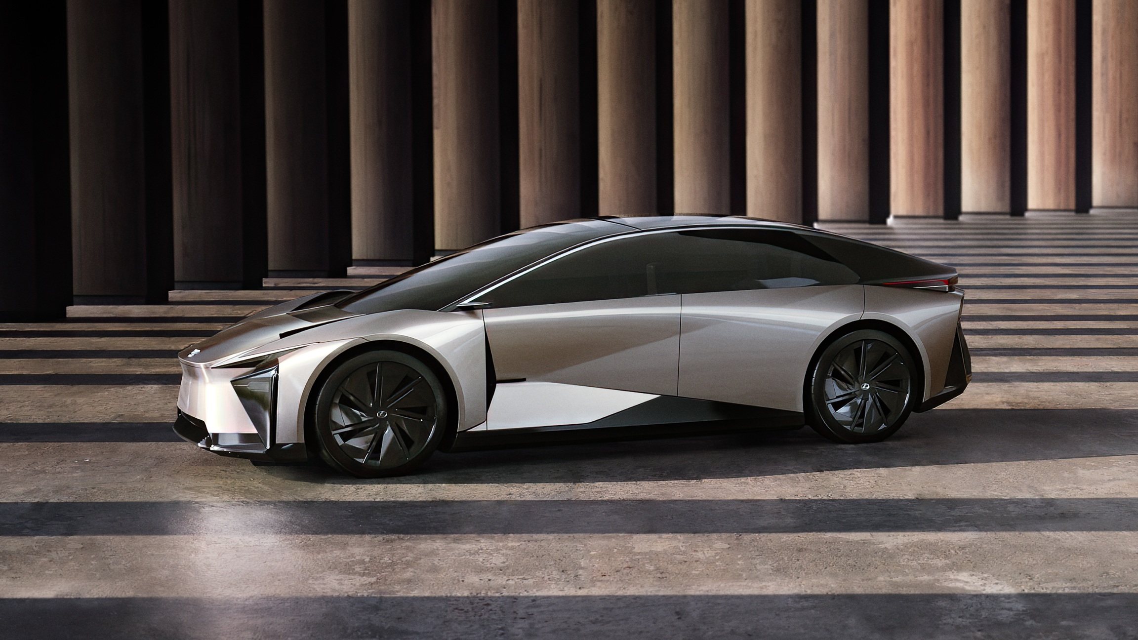 LEXUS LF-ZC 概念車首度於台灣公開亮相，描繪未來豪華移動的可能性