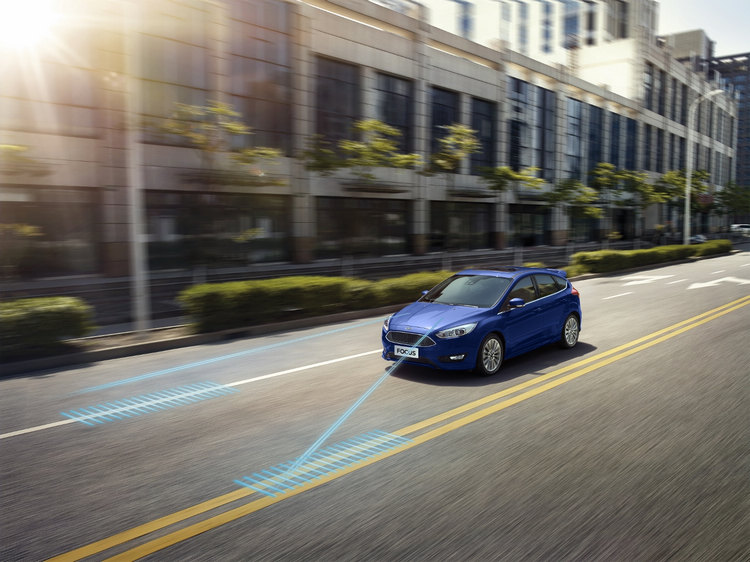 車道偏離警示系統及車道偏移輔助系統。