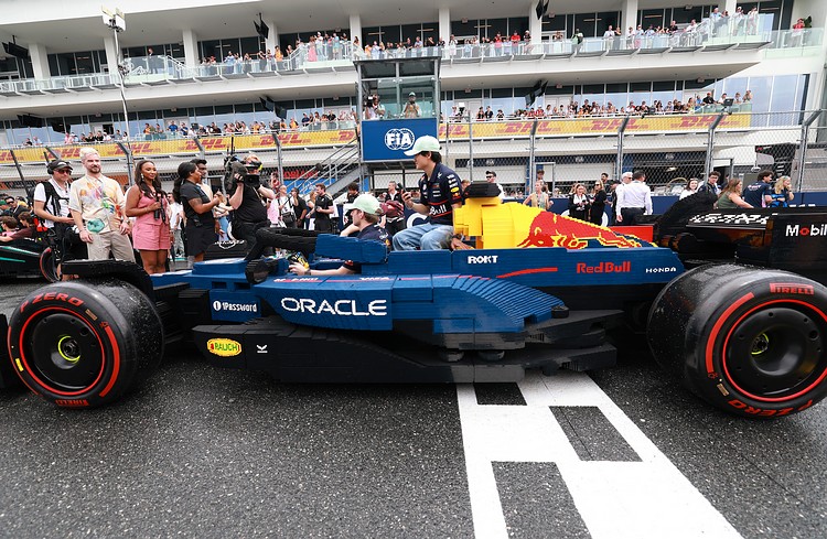 由Liberty Media控制的FOM相當看好美國市場的潛力,近年在嚴肅的比賽以外,持續加碼增加更多娛樂看點以吸引一日車迷入坑。