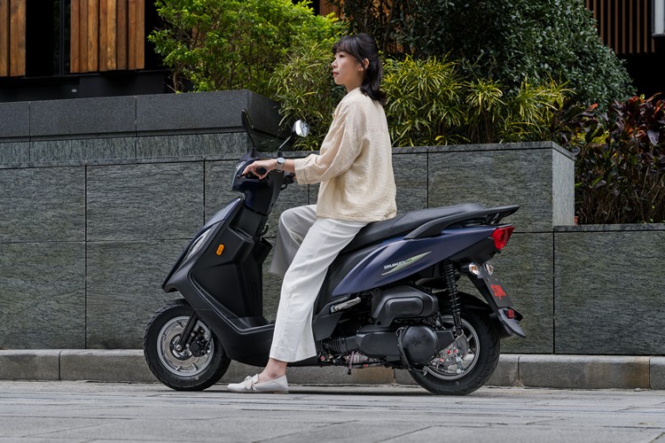 755mm 超低座高，小個子女生也能腳踏實地