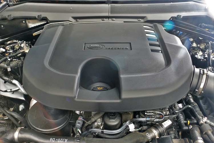 3.0升V6柴油引擎與先前2.0升四缸汽油引擎輸出表現特性不同。