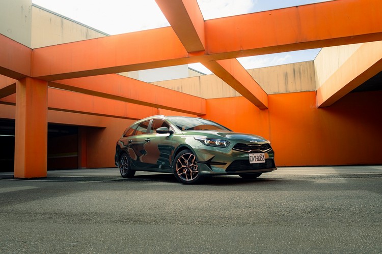 Kia推出「萬眾榮耀」禮遇享高額0利率、丙式車體險及專屬配件組