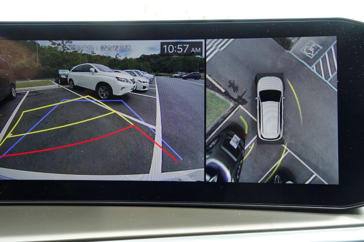 環景顯示具備多重視角切換及轉向線輔助,而且去背畫面效果相當不錯。