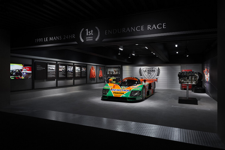 第四區以賽車運動為主題，展示MAZDA經典Le Mans賽車787B，是全球車迷不可錯過的焦點。