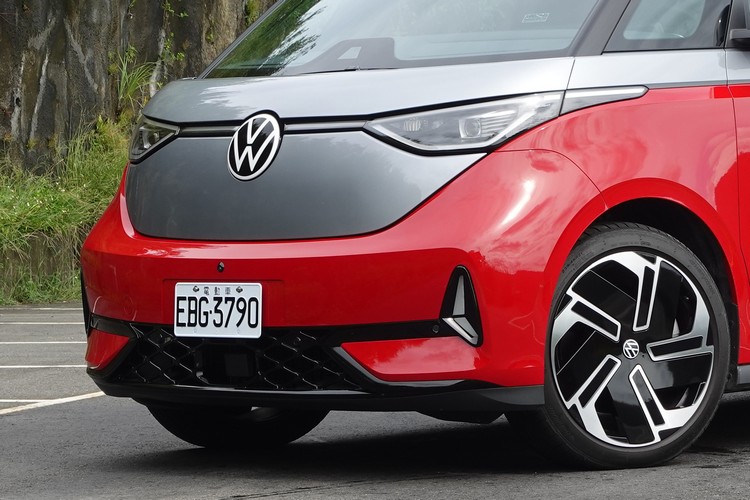 ID. Buzz GTX成功揉合了經典復古和時尚創新的元素,造型相當吸睛。